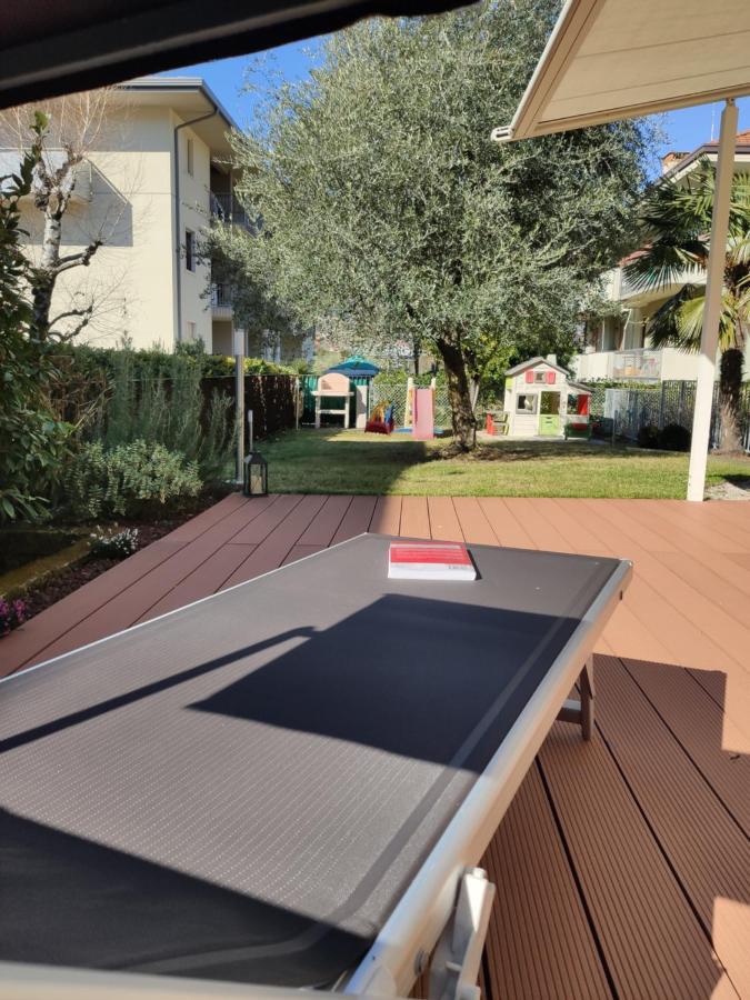Family Garden Apartment Riva del Garda Kültér fotó