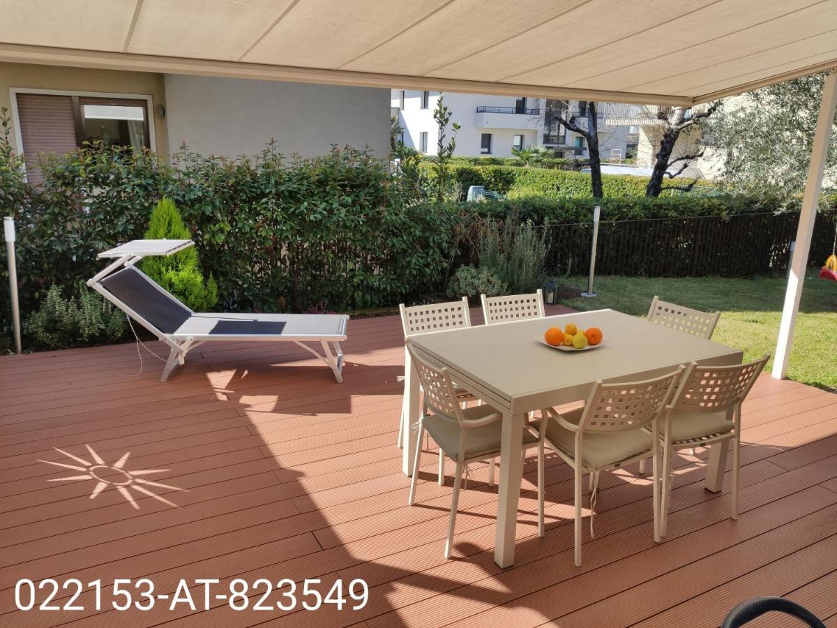 Family Garden Apartment Riva del Garda Kültér fotó
