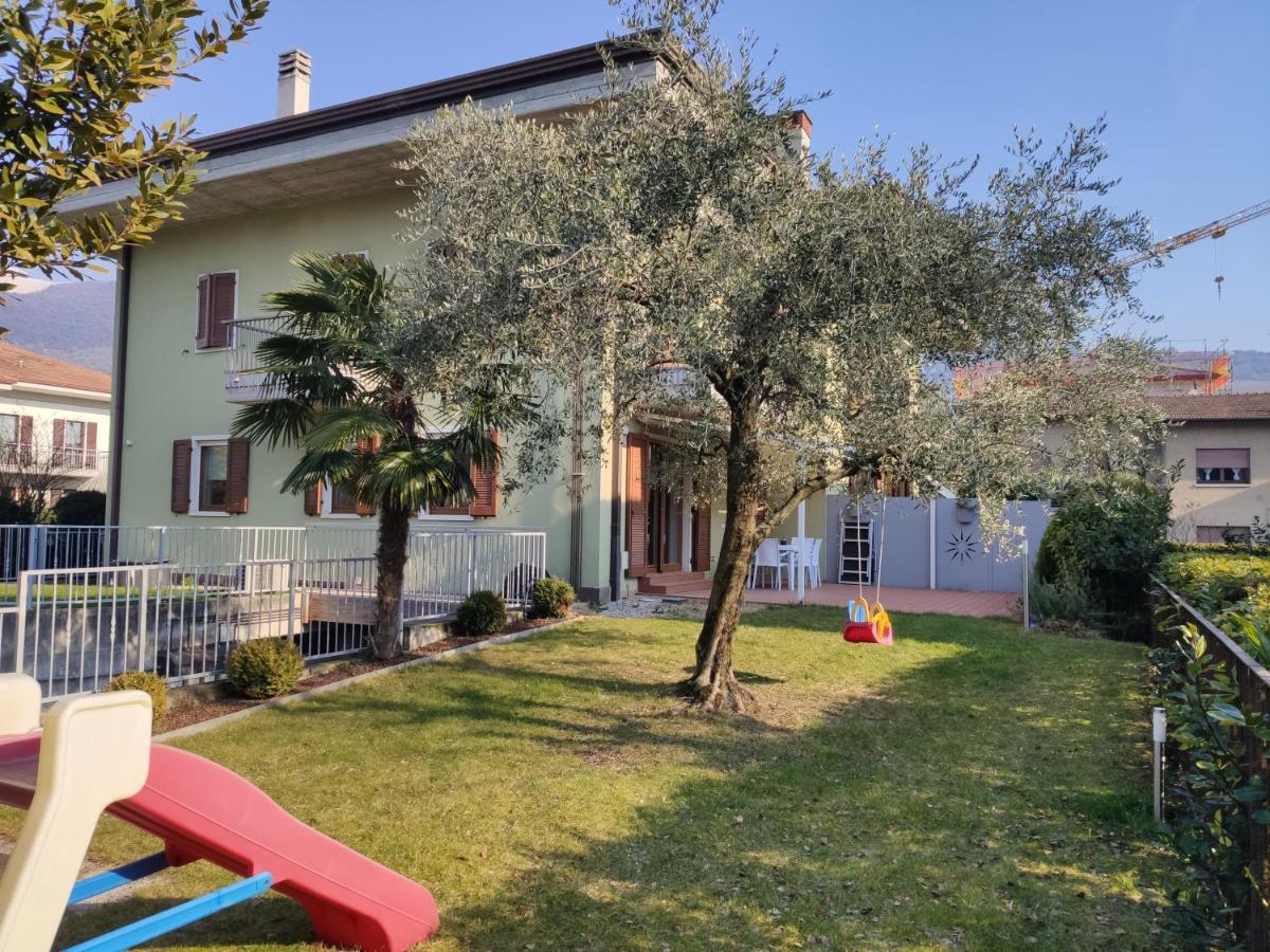 Family Garden Apartment Riva del Garda Kültér fotó